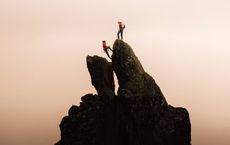 Article Image for Building Trust and Transparency in Leadership