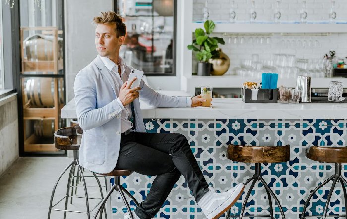 Article Image for Growth Loops Versus Funnels: A Strategic Reassessment