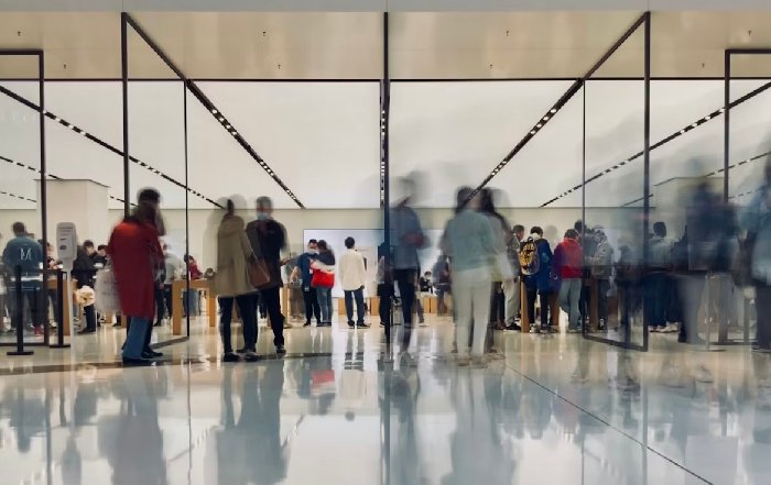 Article Image for Leading Cross-Cultural Teams Across North America and Europe