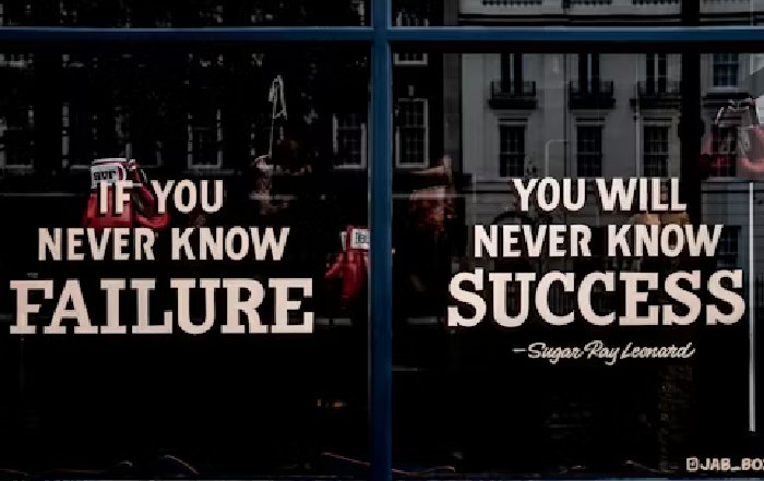 Article Image for Strategic Pivoting: When to Double Down and When to Change Course